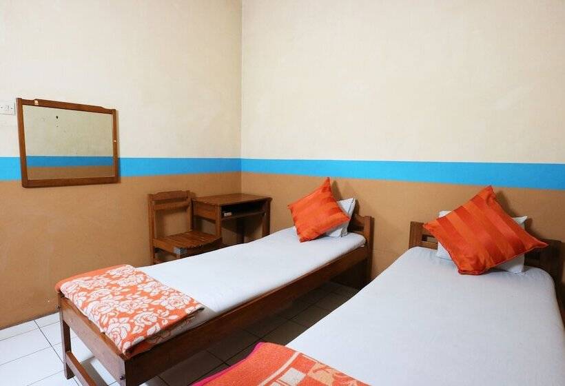 Standard Szoba, Wisata