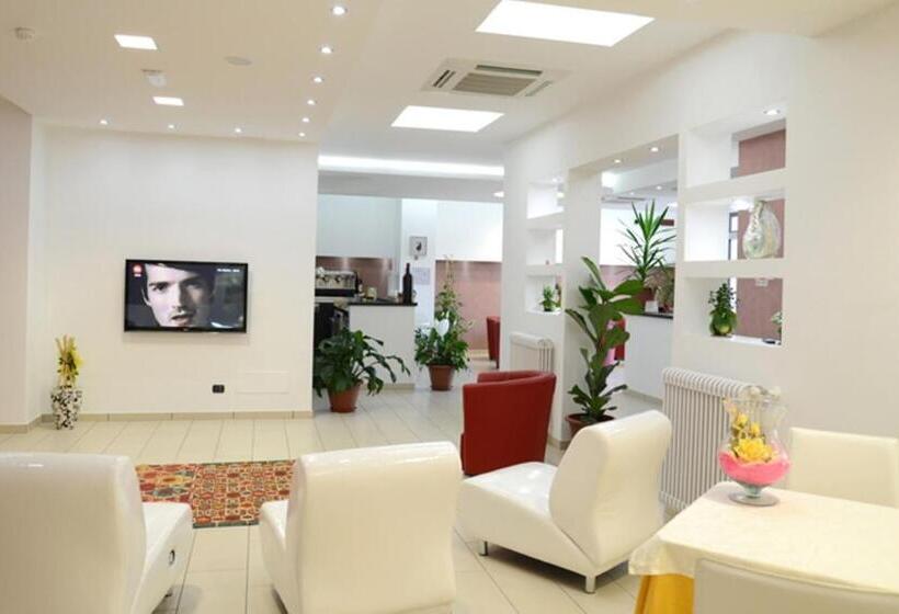 חדר סטנדרט לשלושה, 660