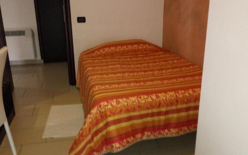 חדר סטנדרט יחיד, 660