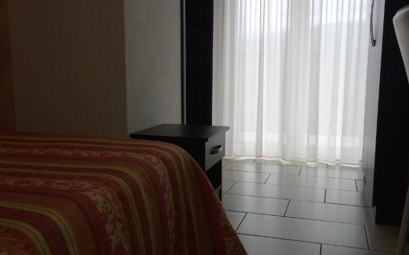 חדר סטנדרט יחיד, 660