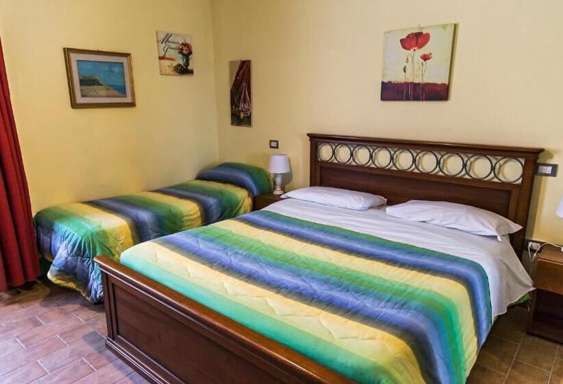 غرفة قياسية ثلاثية, Agriturismo B&b Le Gazze