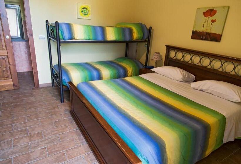 غرفة قياسية ثلاثية, Agriturismo B&b Le Gazze