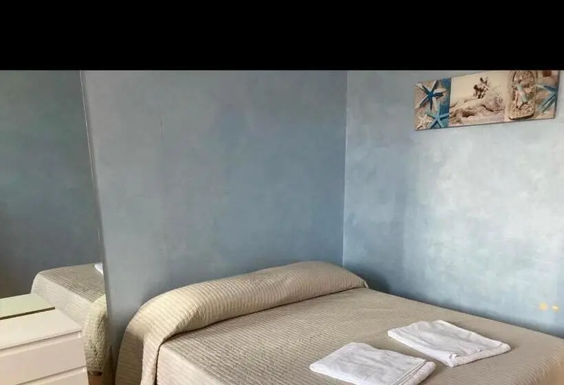 اتاق کلاسیک چهارنفره, Cavour Guest House