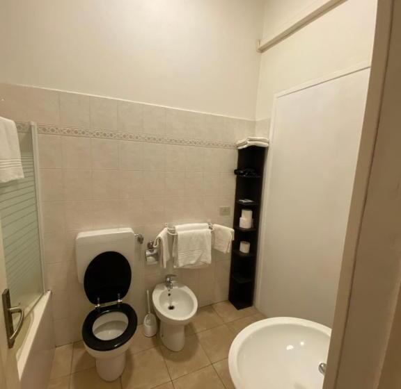 标准三人间, Cavour Guest House