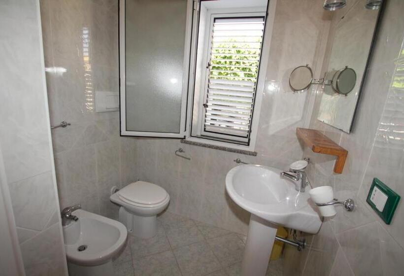 Апартаменты 2 Спальни, Graceland Rooms And Suites