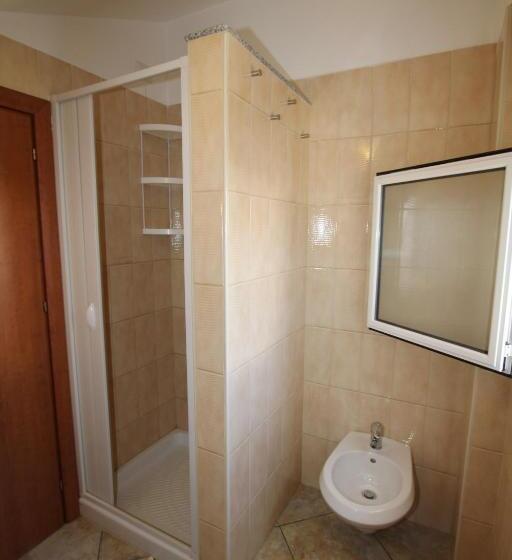 Апартаменты 1 Спальня, Graceland Rooms And Suites