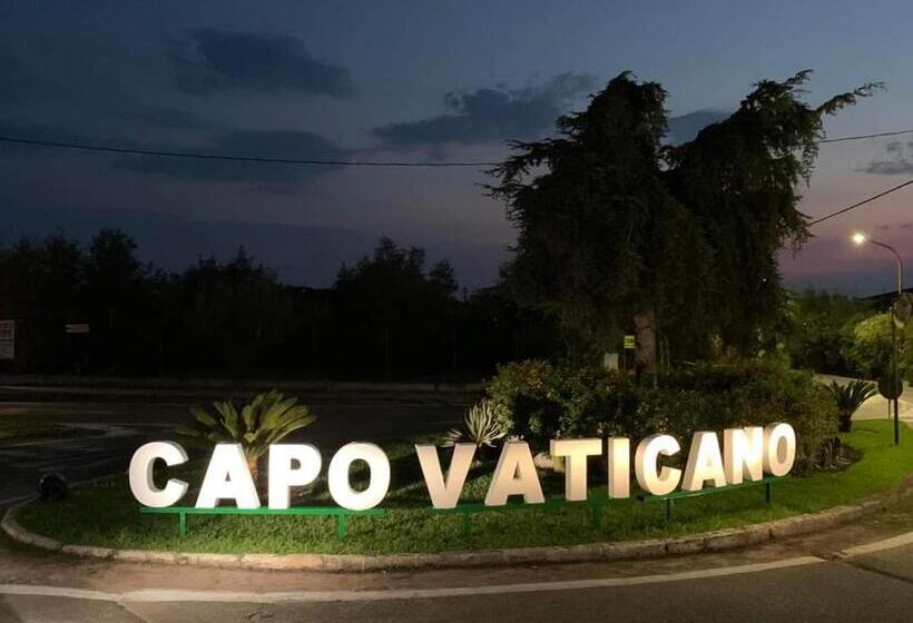 Апартаменты 1 Спальня с Балконом, Graceland Rooms And Suites