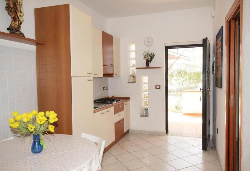 Апартаменты 2 Спальни, Graceland Rooms And Suites