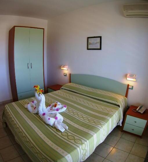 Апартаменты 1 Спальня с Балконом, Graceland Rooms And Suites