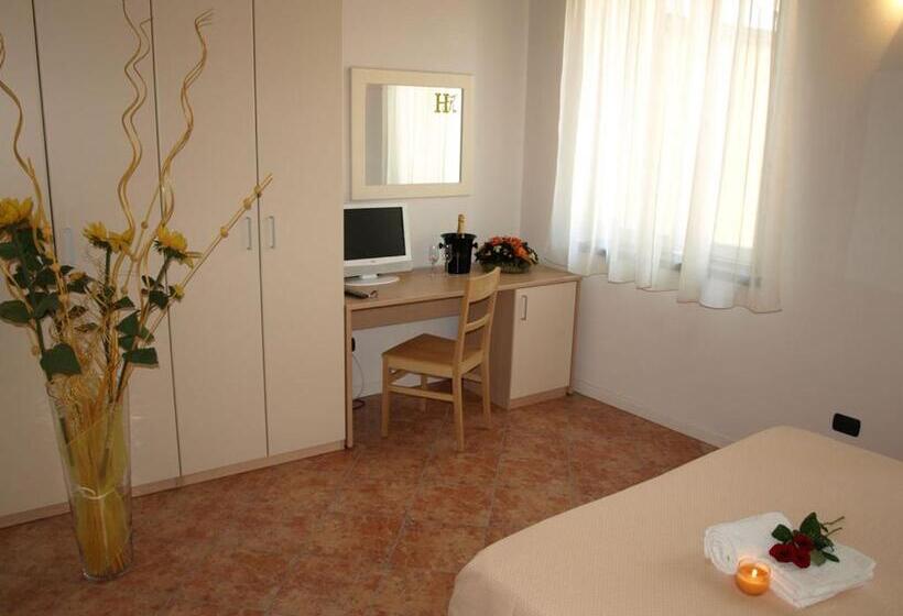 اتاق استاندارد, Karol