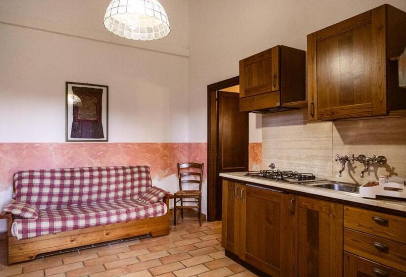 اتاق کلاسیک سه تخته, Poggio Del Sole