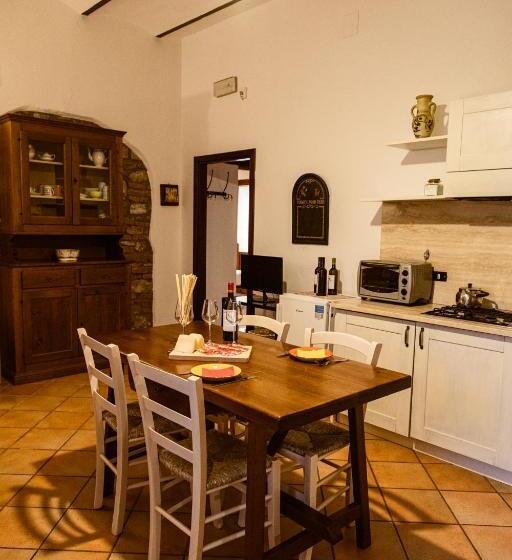 آپارتمان 2 خوابه, Poggio Del Sole