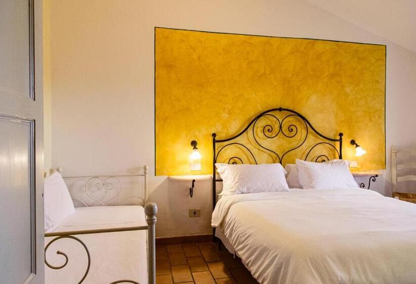 اتاق کلاسیک سه تخته, Poggio Del Sole