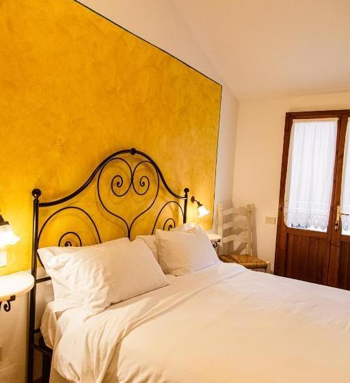 اتاق کلاسیک سه تخته, Poggio Del Sole