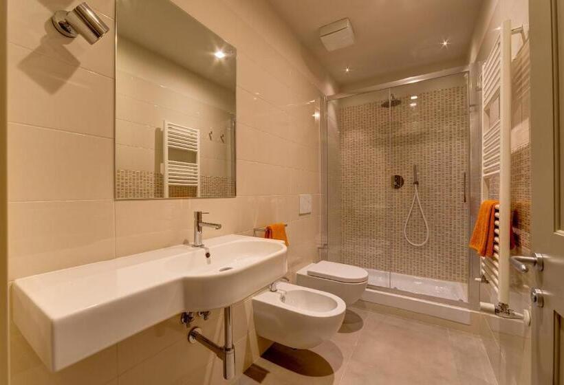 آپارتمان 1 خوابه با بالکن, Palazzo Mannaioni Suites