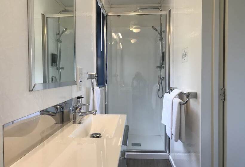 샬레, Bay Cabinz Motel