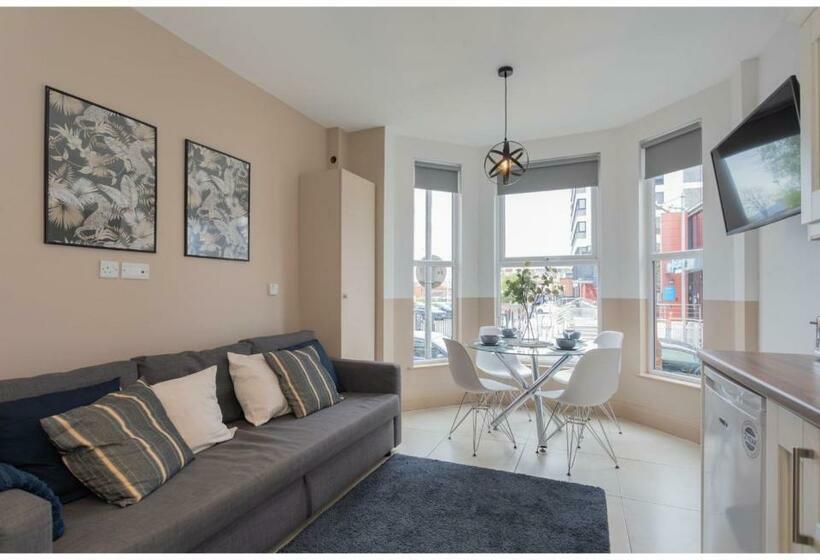 شقة غرفتين, Central Belfast Apartments: 7 Camden Street