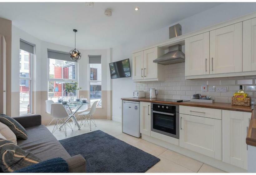 شقة غرفتين, Central Belfast Apartments: 7 Camden Street