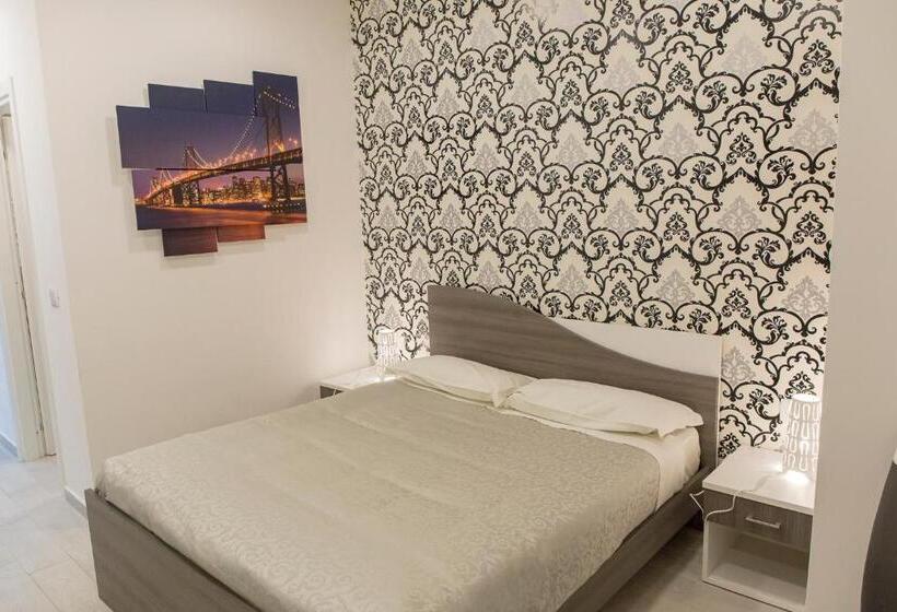 اتاق استاندارد با وان آب گرم, Metronia Guest House