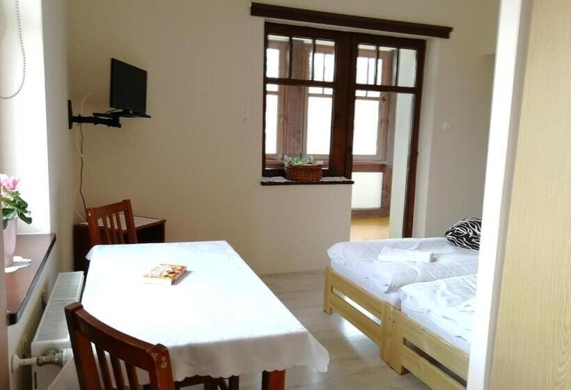 Номер Стандарт, Rezydencja Na Skrócie