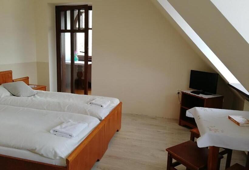 Номер Стандарт, Rezydencja Na Skrócie