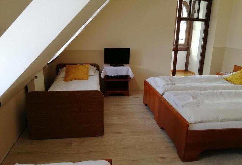 Четырехместный Номер Стандарт, Rezydencja Na Skrócie