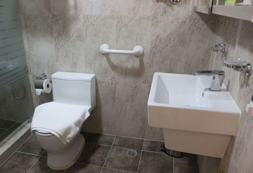 سوییت با چشم‌انداز دریا, Saipan Beach