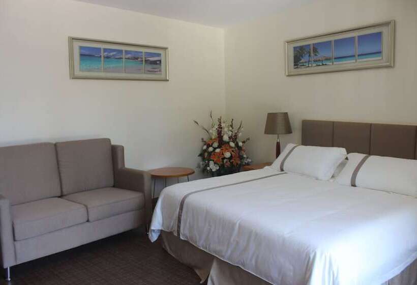 سوییت با چشم‌انداز دریا, Saipan Beach