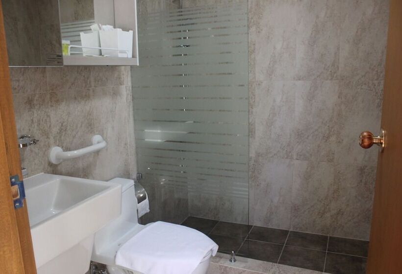 سوییت خانوادگی, Saipan Beach