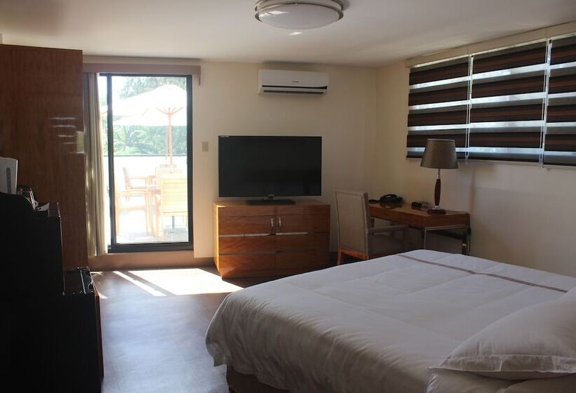 سوییت خانوادگی, Saipan Beach