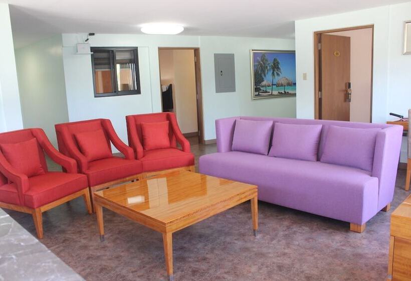 سوییت خانوادگی, Saipan Beach