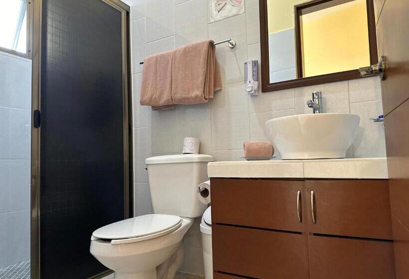 غرفة قياسية سرير كينج, Selina Playa Del Carmen   Hostel