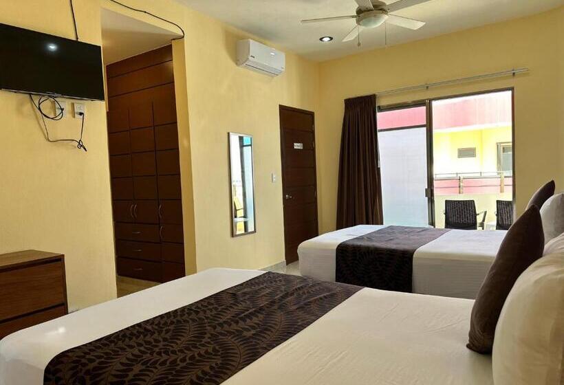 Номер Стандарт с Балконом, Selina Playa Del Carmen   Hostel