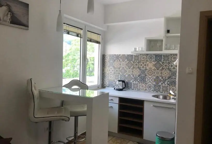 سوئیت با چشمانداز, Garni Hotel Tianis