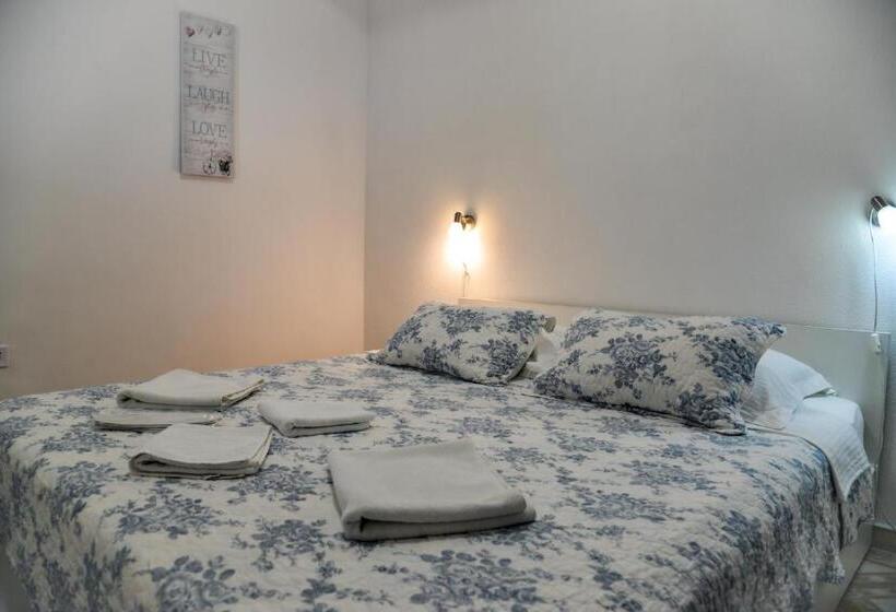 سوئیت با چشم‌انداز, Garni Hotel Tianis