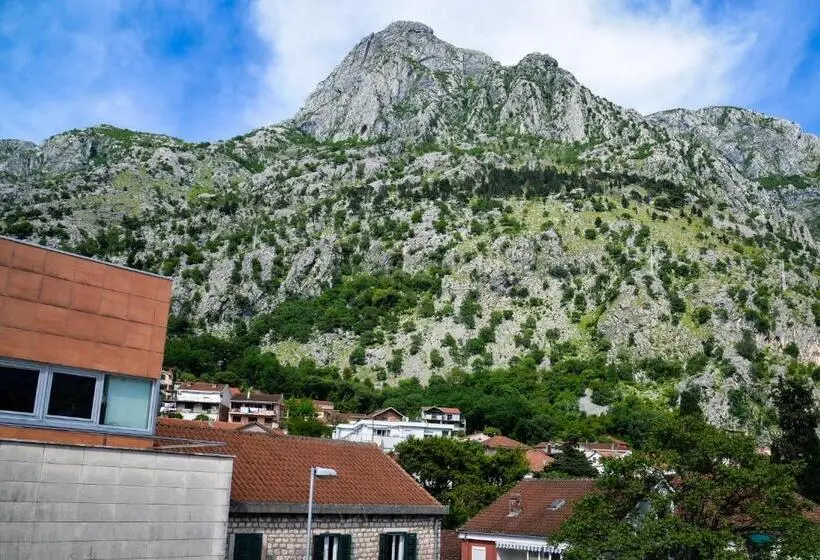 آپارتمان 1 خوابه با بالکن, Garni Hotel Tianis