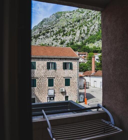 آپارتمان 1 خوابه با بالکن, Garni Hotel Tianis