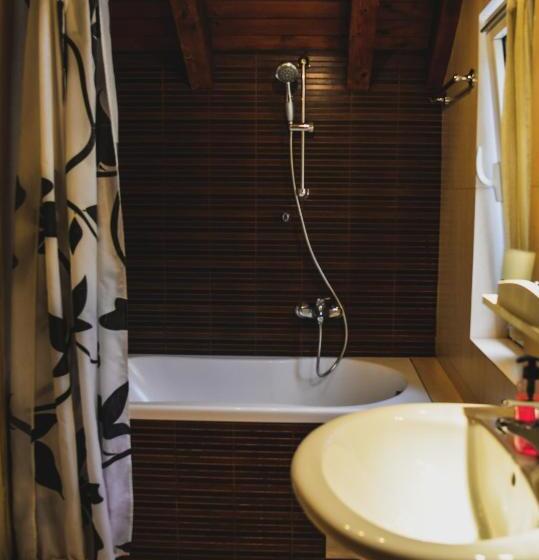 استودیوی استاندارد, Garni Hotel Tianis