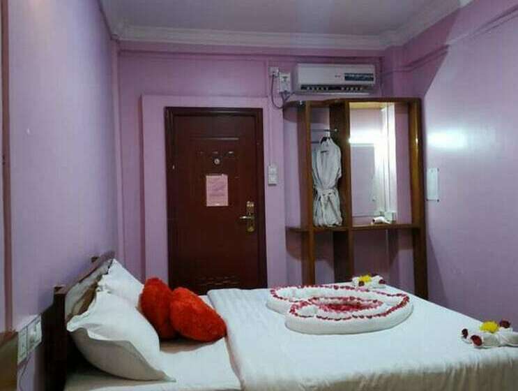 اتاق سوپریور, Ye Myanmar