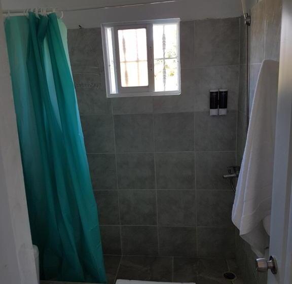 标准间, Agua Dulce