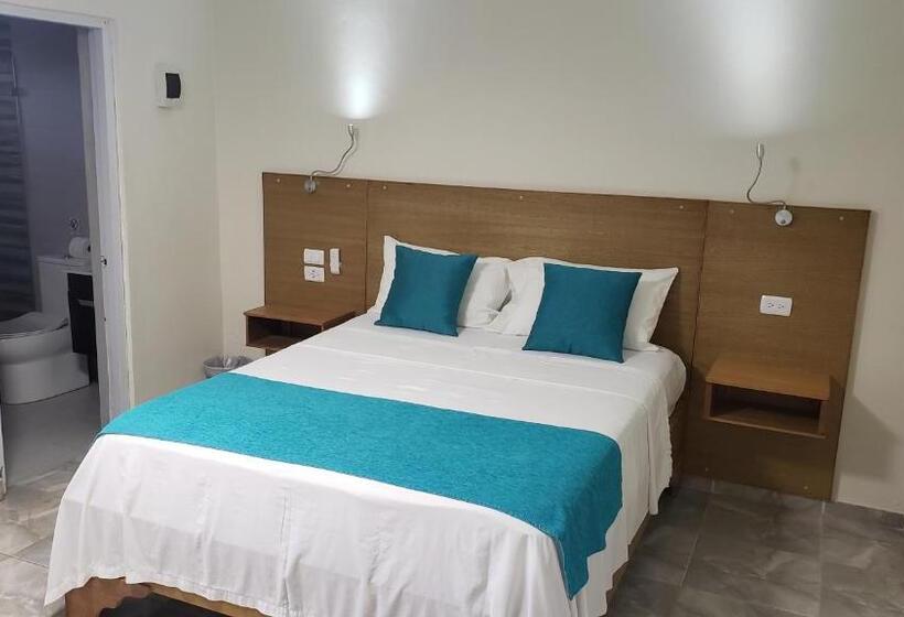 豪华三人间, Agua Dulce