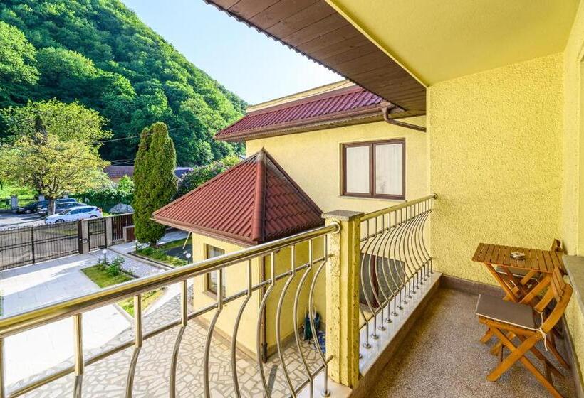 חדר סטנדרט עם מרפסת, Cedrus Boutique