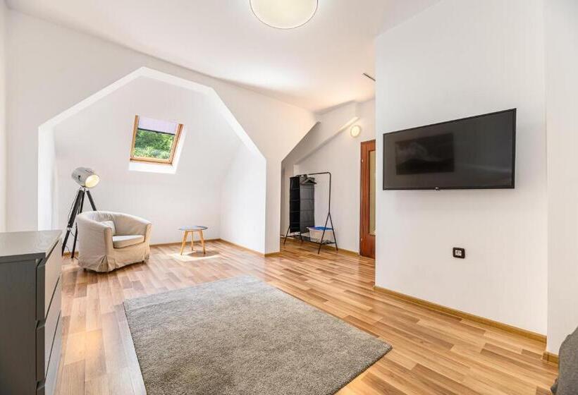 דירת דלוקס 2 חדרי שינה, Cedrus Boutique