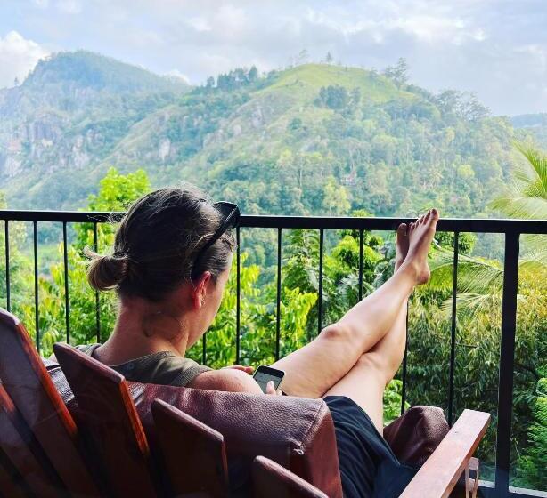 디럭스 룸 산전망, Country Homes