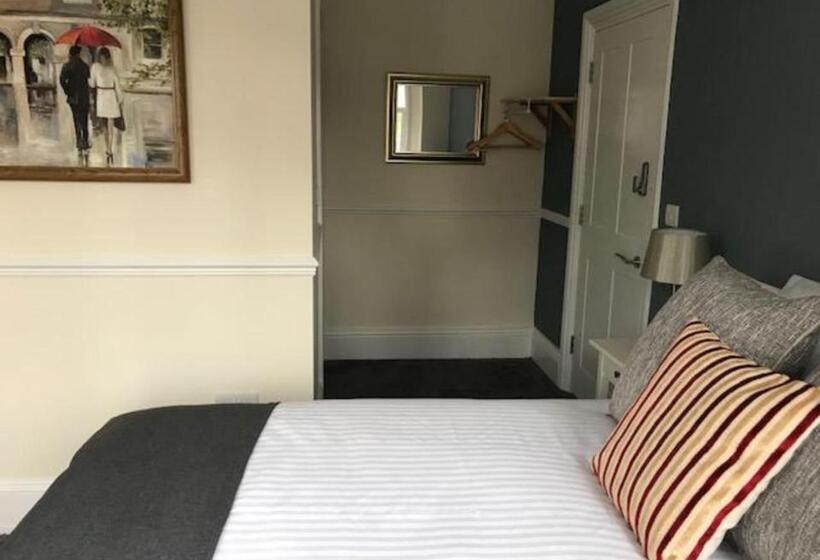 Номер Стандарт, Iffley Town House