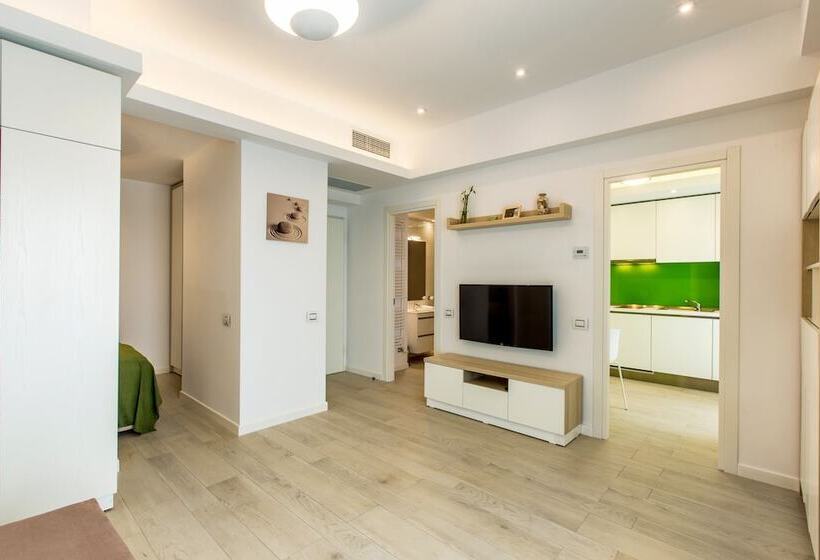 Estudi Familiar, Mava Apartamente