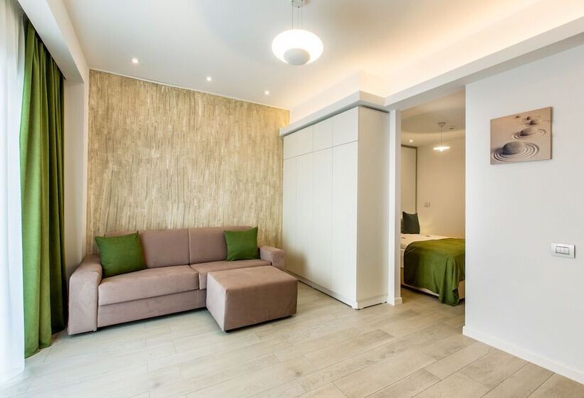 Estudi Familiar, Mava Apartamente