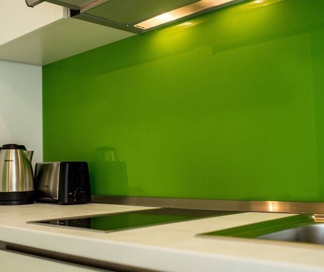 Estudi Familiar, Mava Apartamente