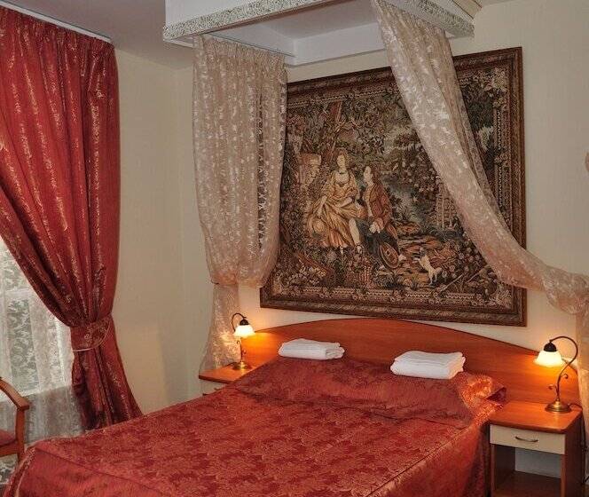 חדר משפחתי, Natali