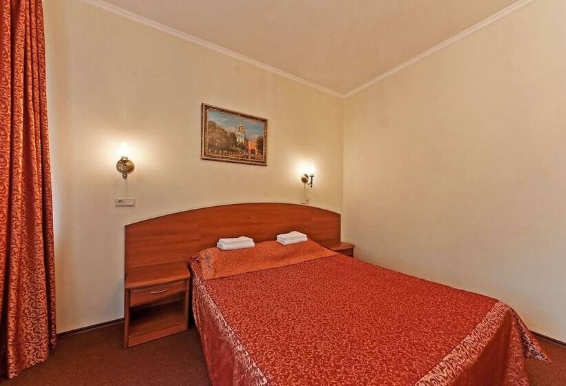 חדר סטודיו סטנדרד, Natali